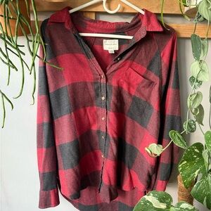 American Eagle Outfitters Red and Gray flannel
